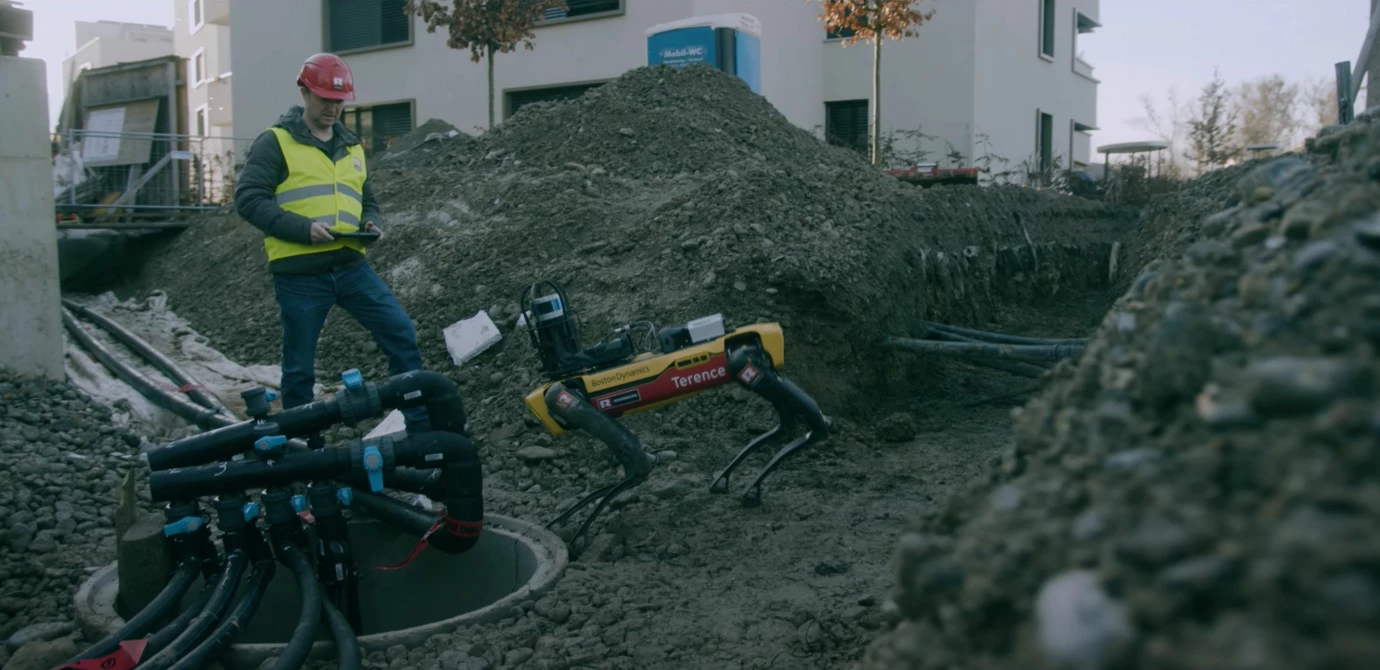 2021-05-04 13_45_38-Robotic Dogs von Boston Dynamics - Spots „Bud“ und „Terence“ - YouTube 2