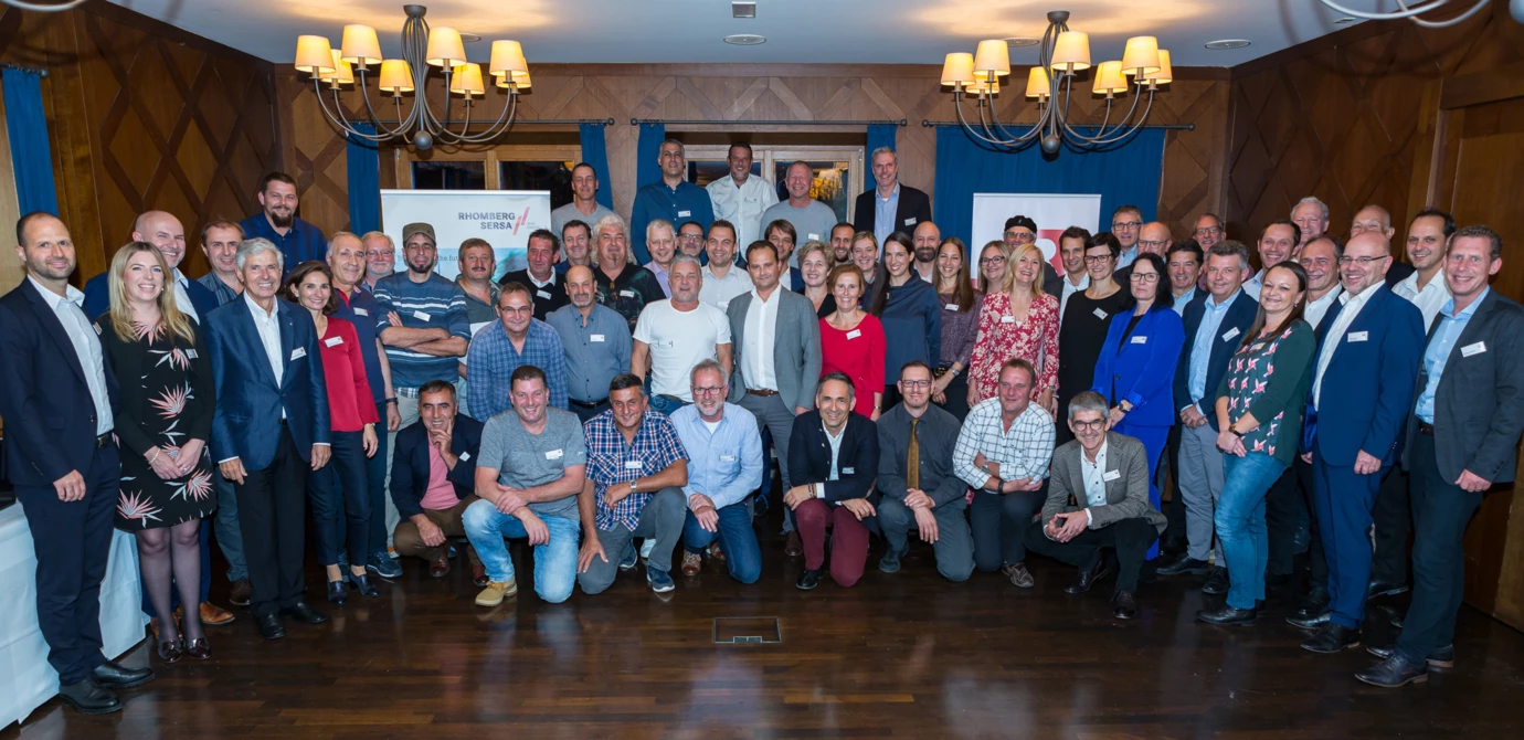 Vor dem Vorhang: Die Rhomberg Gruppe feiert ihre Jubilare. ©Mike Siblik 