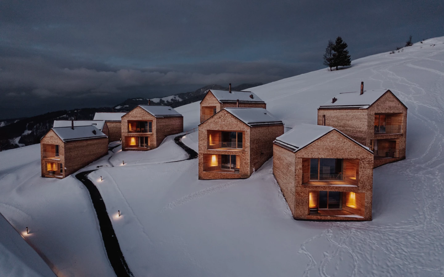 Peterhof Alpe Furx, Foto © Bernhard Rogen
https://bernhardrogen.myportfolio.com/