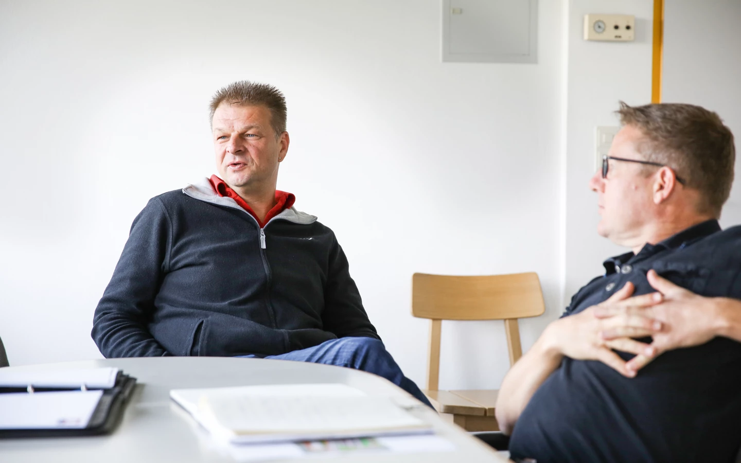 Klaus Chlopik und Roland Marte bei der Teamsitzung