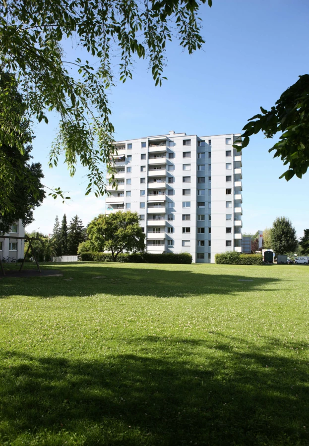 Wohnanlage-Suhr-Hochhaus